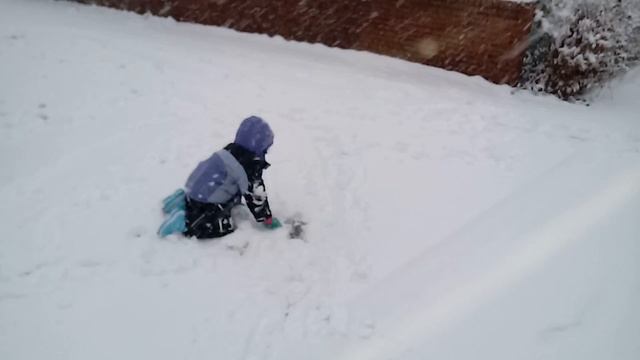 Унас снег выпал ура! настоящая зима наступила ура ура !!!?❄❄ смотреть онлайн