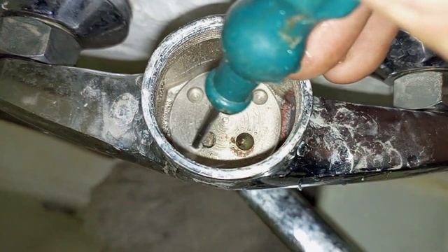 Почему из крана плохо бежит вода. Причина и устранение. Смотри! смотреть онлайн