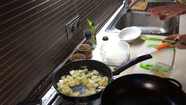 Очень вкусный мясной рулет с грушей и моцареллой