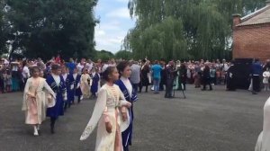 Главы Северной и Южной Осетии танцуют симд в роще Хетага
