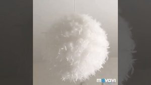 Люстра из перьев.