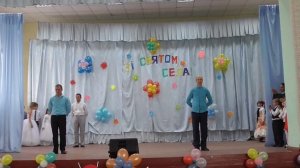 Танец родителей с детьми