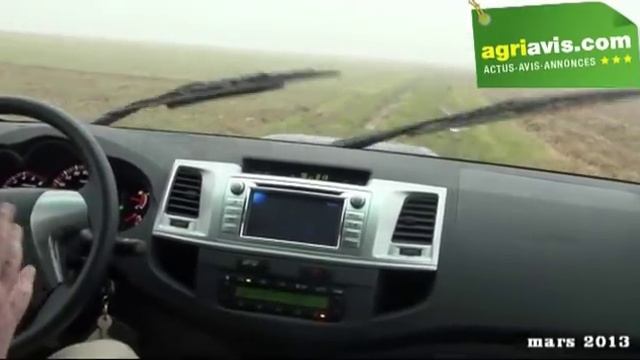 Agriavis essaie le Toyota HiLux Double Cab en mars 2013 смотреть онлайн