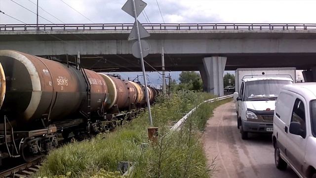 Грузовой поезд с нефтью едет в Европу пока еще можно и нет санкций