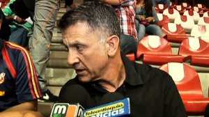 Juan Carlos Osorio y su hijo vieron el partido de Academia en la tribuna