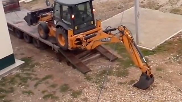 MIX Экскаватор-погрузчик CASE смотреть онлайн