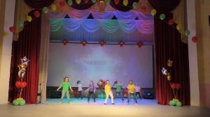 Хореографическая студия "Зажигай" танец "С телефонами"