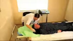 Мытье головы больного