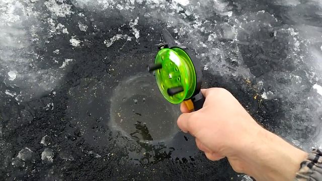 Зимняя Рыбалка на озере Глубокое. Предновогоднее путешествие 2020. смотреть онлайн