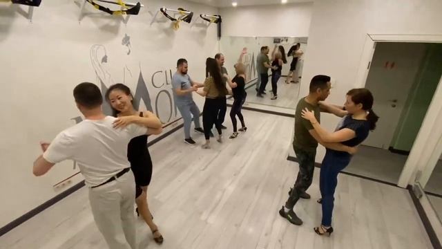 Бачата от 01.12.21 (1я группа 1/3) смотреть онлайн