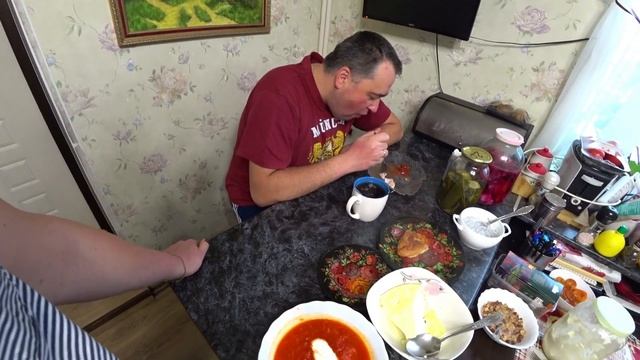 Замело снегом. Домашние сливки. Борщ. Убираем ёлку. Спамщики. смотреть онлайн