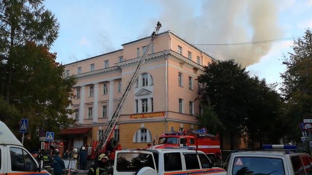 Пожар на ул. Федоровский ручей / Великий Новгород 24.09.2019 г. смотреть онлайн