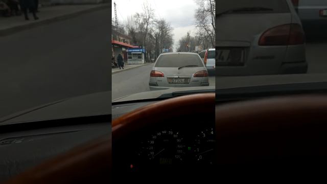 Массовый выезд на встречную полосу движения!!! смотреть онлайн