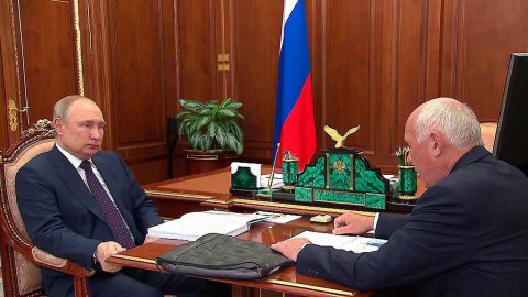 Владимир Путин провел встречу с главой "Ростеха" Сергеем Чемезовым