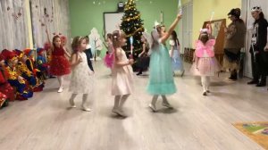 Танец фей на Новый год в детском саду. Старшая группа
