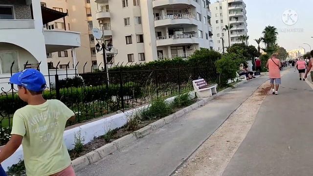 АЛЕКСЕЙ запел от УДОВОЛЬСТВИЯ! Идëм на МОРЕ! Прогулка по НАБЕРЕЖНОЙ! Как же тут много ВКУСНЯШЕК! смотреть онлайн