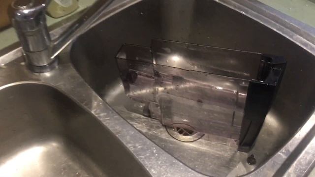 How to descale a Delonghi Magnifica Coffee Machine (ESAM0411X) смотреть онлайн