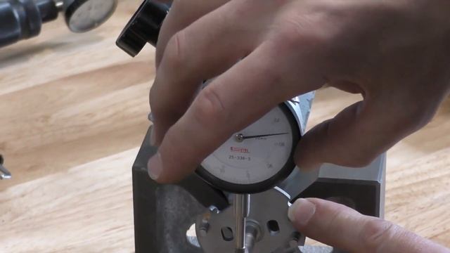 How To Use A Dial Gauge Indicator. смотреть онлайн