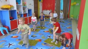 На прогулку выходил наш любимый крокодил