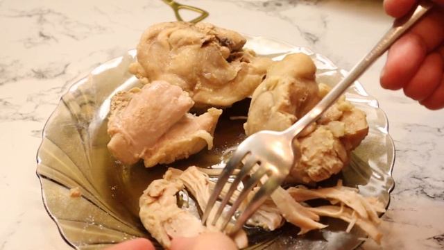 Невероятная вкусняшка! Яичный рулет с курицей и вялеными томатами!