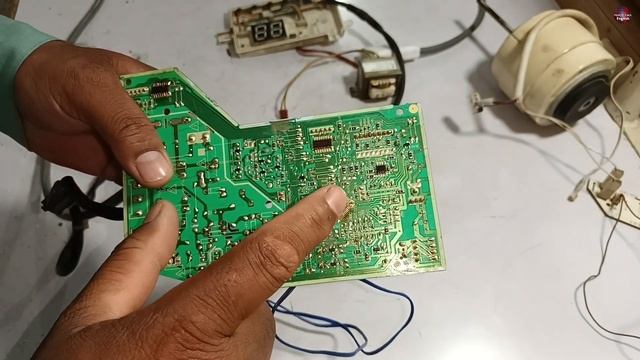Inverter Mini Split AC Circuit Board Half Display & E0 Error Repair смотреть онлайн