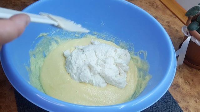 Очень вкусный рецепт пирога без муки на кефире с изюмом