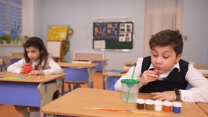 ВЫГНАЛИ Из КЛАССА... Как ПРОНЕСТИ СЛАДОСТИ в ШКОЛУ