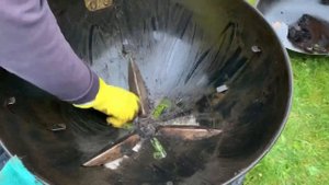 Чистим гриль Weber