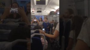 Дети поют в поезде. Импровизированный концерт в поезде Киев-Красноармейск