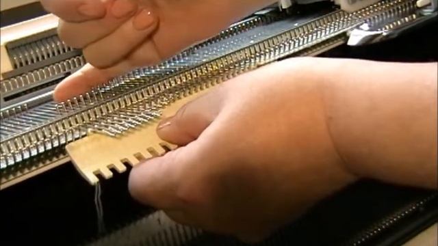 Набор петель на вязальной машине  СИЛЬВЕР_РИД sk 280.  Способ 1