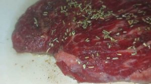 Стейк Пиканья из мраморной говядины Black Angus с розмарином