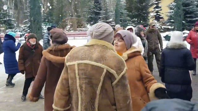 14 января 2024 г.СЕЛЕН СЕЛЕН!ХАРЬКОВ ТАНЦЫ В ПАРКЕ УКРАИНА #dance #music #retrodanc смотреть онлайн