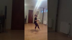 Танец с зонтиком