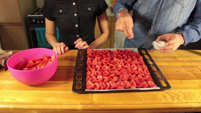 Вяленые помидоры (в духовке). смотреть онлайн