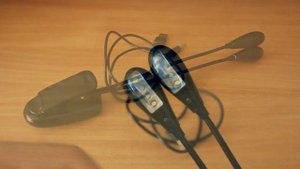 СВЕТИЛЬНИК ДЛЯ ЧТЕНИЯ КНИГ НА ПРИЩЕПКЕ