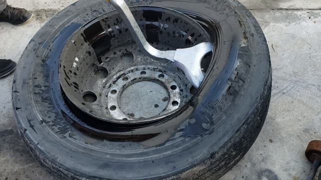 Tire Changer Demount Tool / Dismounting semi truck tire with demount tool Mophorn смотреть онлайн