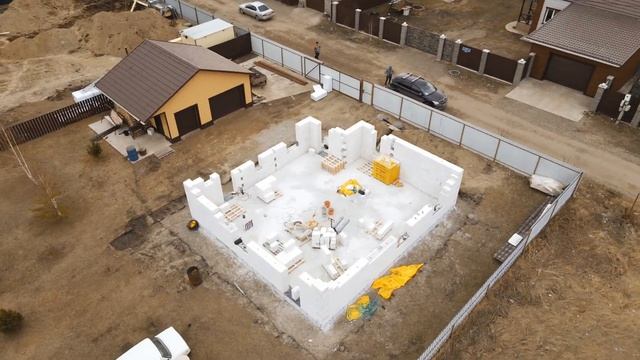 Дом из газобетона 10х11м.