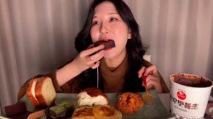 ?ASMR BREAD PARTY? 뚜레쥬르 빵 먹방!! 디저트 빵 파티? Dessert Mukbang 치즈방앗간, 사르르우유크림빵, 브라우니, 못난이감자치즈, 겹겹이연유크림데니쉬