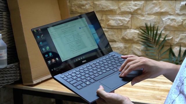 Dell XPS 13 9350 Core I5-6200U Ram 8G màn 4K Cảm Ứng смотреть онлайн
