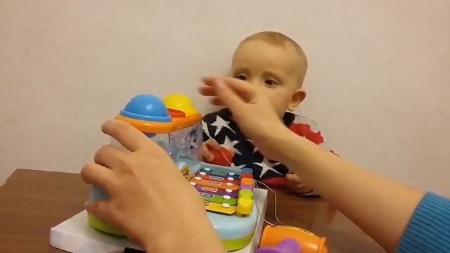 Обзор детского ксилофона.игрушка развивает моторику. Review of Children's xylophone. смотреть онлайн