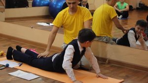 Провокация "примитивных рефлексов" у ребёнка