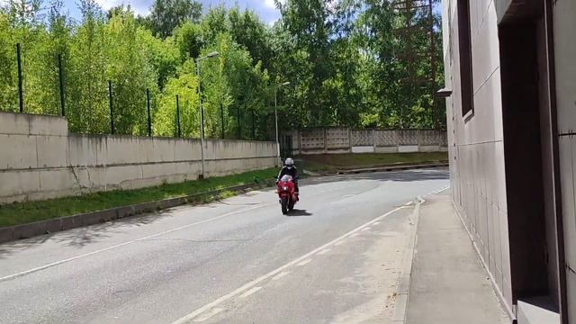 осмотр Honda VTR 1000F смотреть онлайн