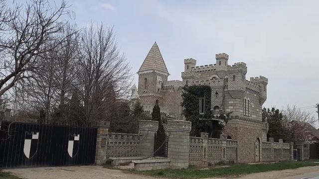 Дом - замок в станице Старокорсунская. Краснодарский край 04.04.2022 смотреть онлайн