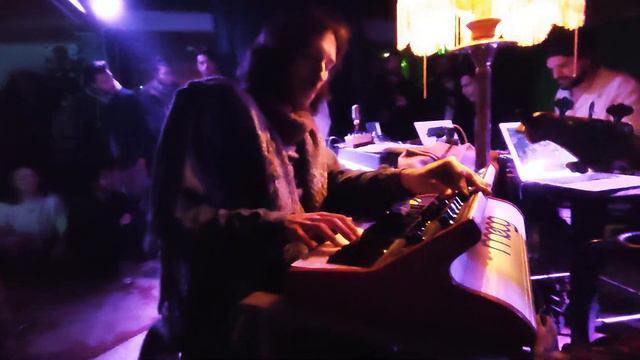 synth Gem смотреть онлайн