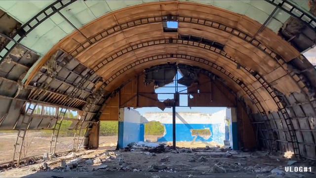 Гуляем по деревне - наткнулись на странное место.Влог 1