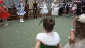 Игра "Холодно, замерзли руки." Новый год (утренник, детский сад).