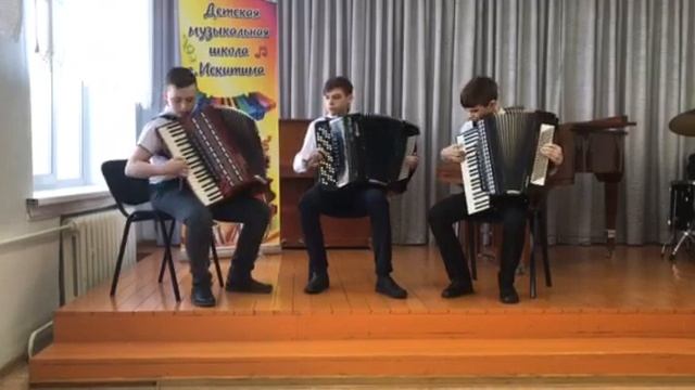 Б. Мокроусов «Одинокая гармонь», 3 мин.mp4 смотреть онлайн