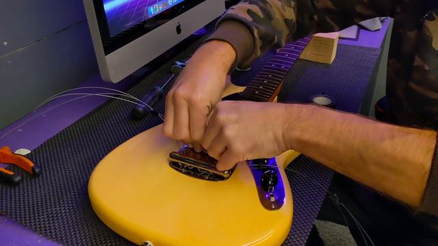 Squier Fender Classic Vibe Mustang Guitar Setup смотреть онлайн