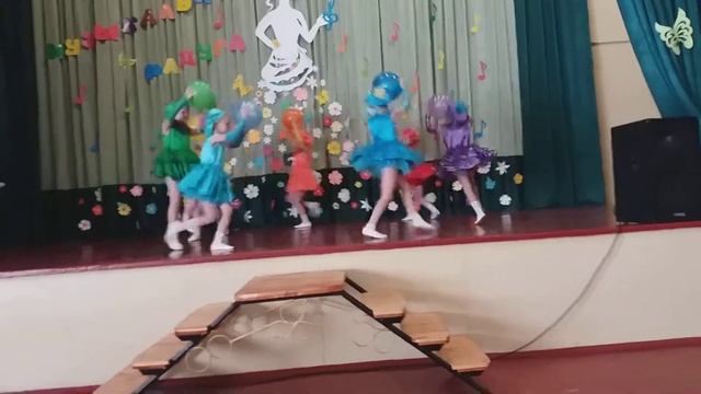 Радуг-дуга танец . Фестиваль Музыкальная радуга. смотреть онлайн