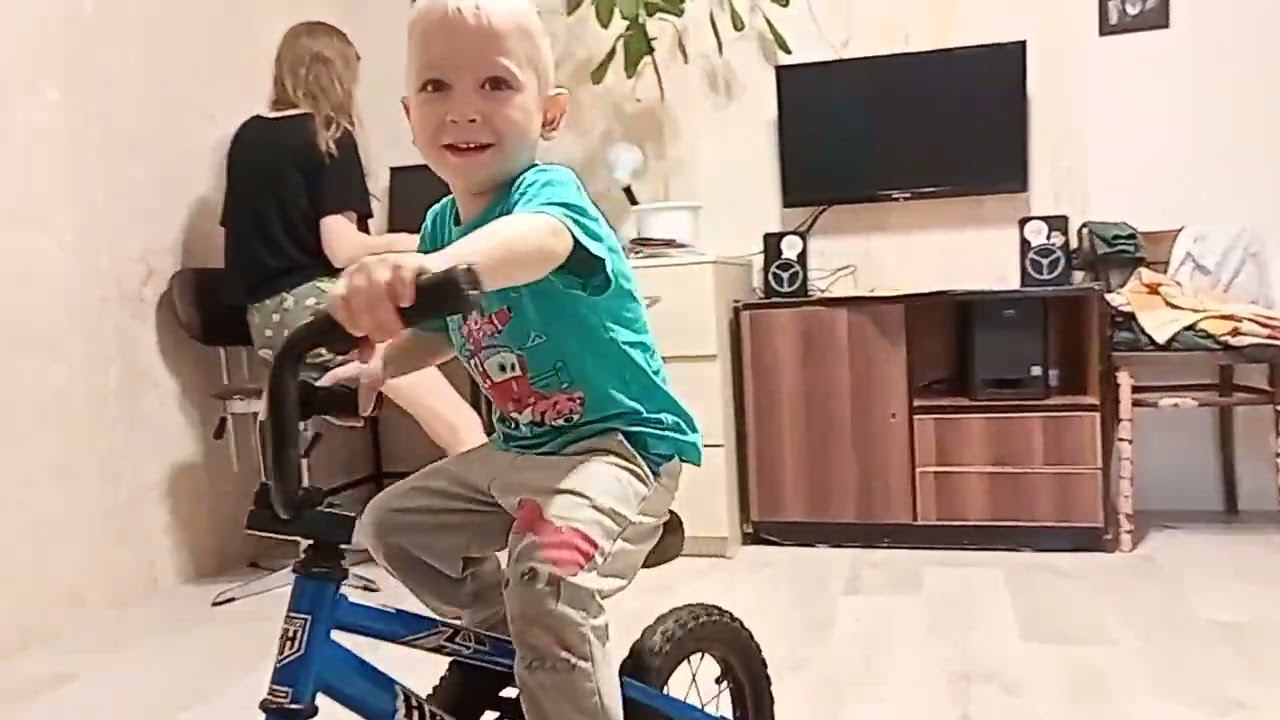 Миша кружится смотреть онлайн